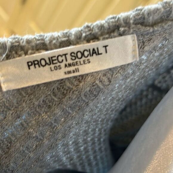 Project Social T Women's S Waffle Knit Pullover Sweater Gray Open Back Slouchy - Picture 8 of 8